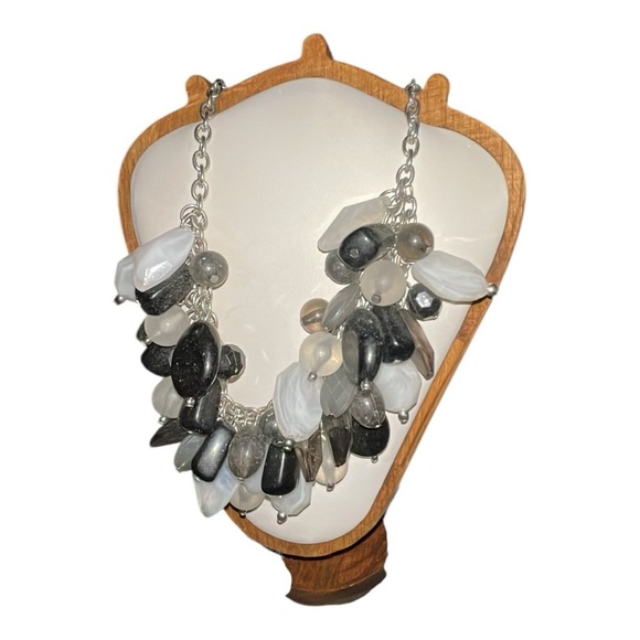 🖤✨ Meet “The Moonlit Storm Statement Necklace” ✨🖤 - Picture 2 of 6